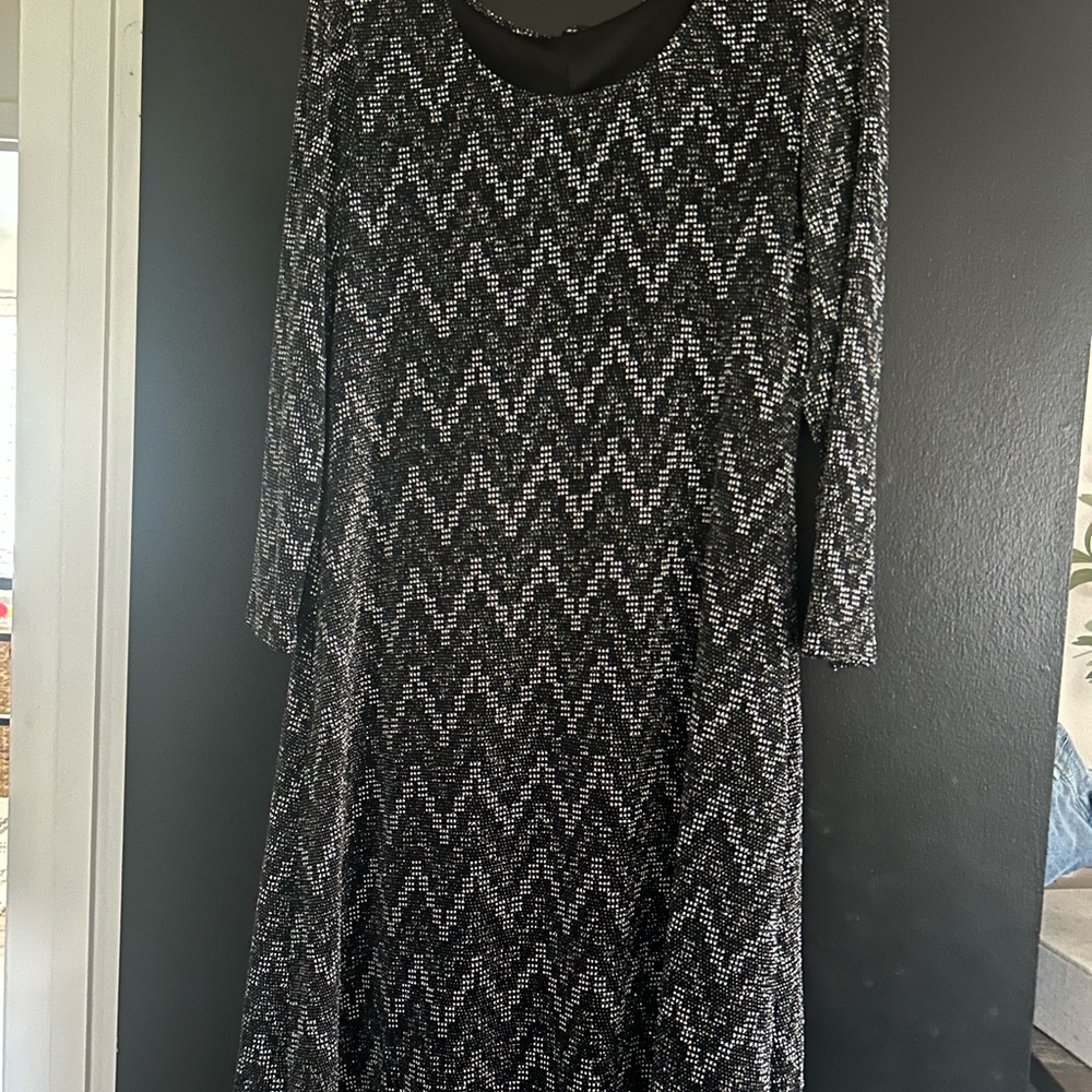 Size 8T black